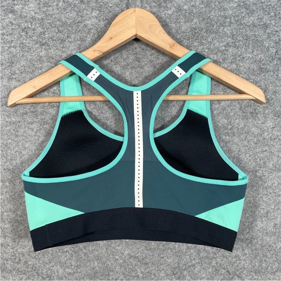 NIKE Sports Bra Size Small Womens Green Sleeveless Breatheable Running Gym Top - Picture 8 of 8